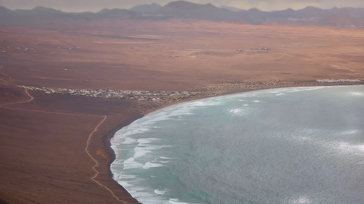 lecieć lanzarote pora deszczowa