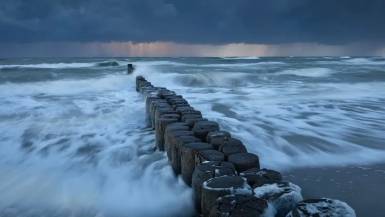 burza plaży morzu zasady