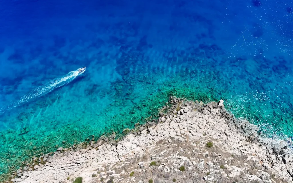Temperatura wody na Rodos - kiedy Morze Egejskie jest najcieplejsze?