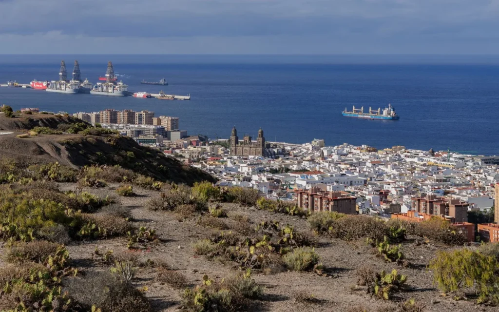 Temperatura oceanu Gran Canaria - kiedy woda jest najchłodniejsza?