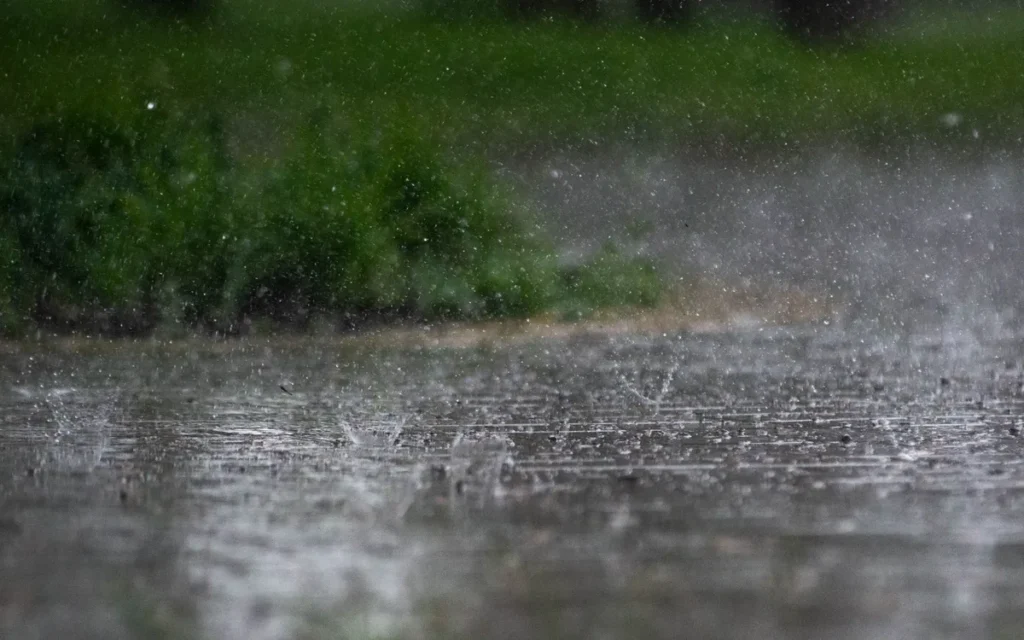 Opady i burze we wrześniu - gdzie ryzyko deszczu jest niższe?