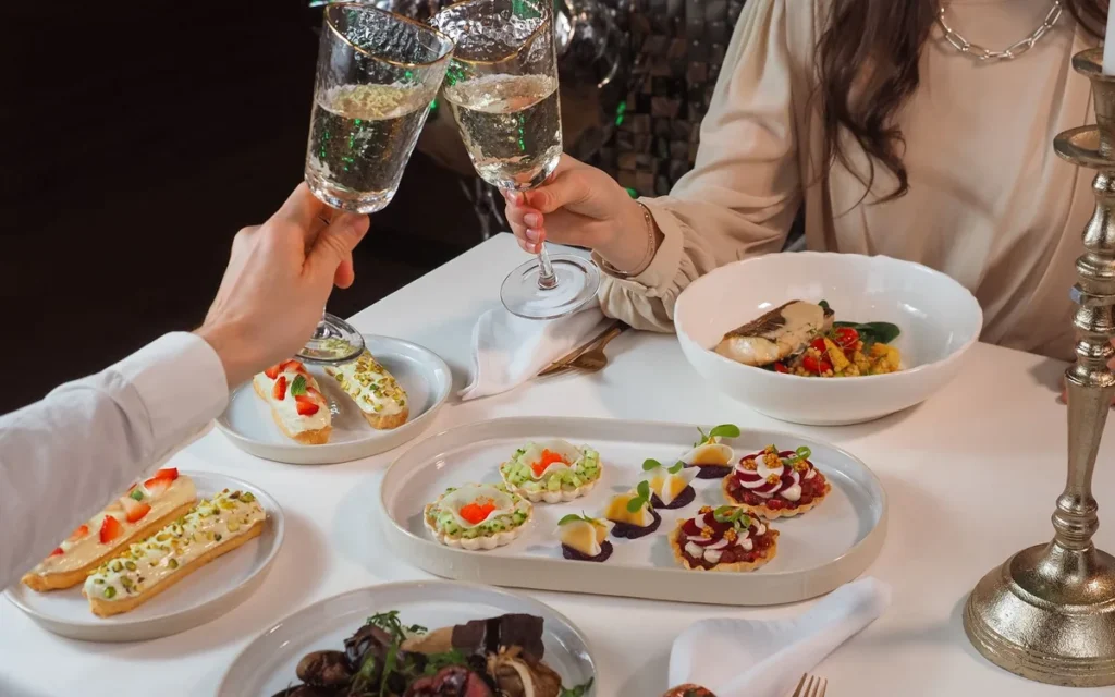 Cena Sylwestra w ciepłych krajach - kiedy last minute nie działa?
