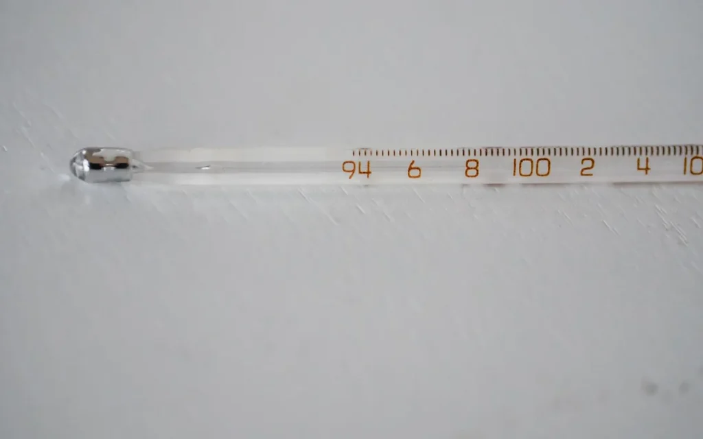 Temperatura odczuwalna w wodzie - dlaczego 22°C nie zawsze znaczy to samo?